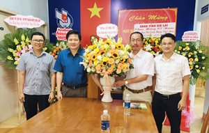 Phó Chủ tịch Thường trực HĐND tỉnh thăm chúc mừng Báo Gia Lai,  Đài...