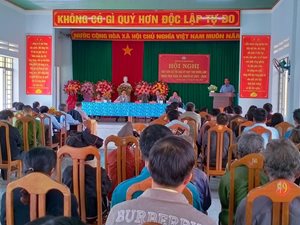Bí thư Tỉnh ủy, Chủ tịch HĐND tỉnh Hồ Văn Niên tiếp xúc cử tri huyệ...
