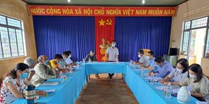 Bí thư Tỉnh ủy Hồ Văn Niên: Chi bộ làng A cần tập trung lãnh đạo nâ...