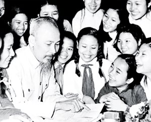 Chủ tịch Hồ Chí Minh với sự nghiệp trồng người