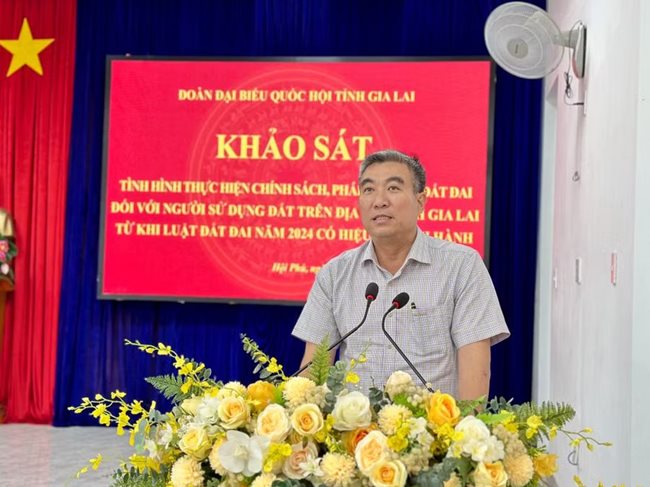 ong-vu-manh-dinh-chu-tich-ubnd-phuong-hoi-phu-bao-cao-tai-buoi-khao-sat-anh-ha-duy.jpg