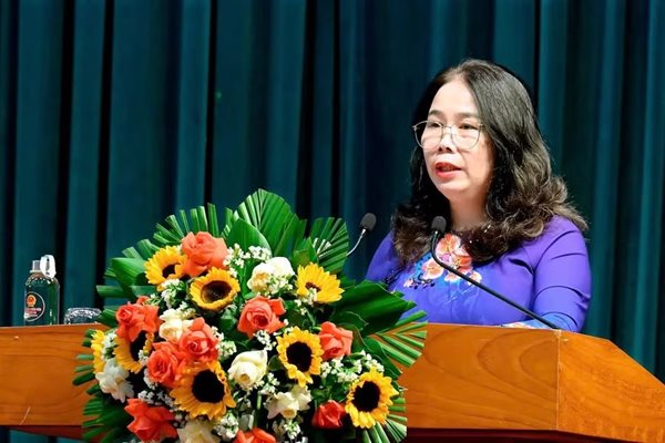 ba-nguyen-thi-dieu-hanh-giam-doc-so-van-hoa-the-thao-va-du-lich-trinh-bay-du-thao-nghi-quyet-quy-dinh-chinh-sach-ho-tro-khoi-phuc-khong-gian-van-hoa-cong-chieng-tinh-gia-lai-giai-doan-2026-2030.jpg