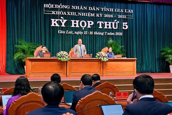 chu-tich-hdnd-tinh-rah-lan-chung-phat-bieu-ket-luan-phien-chat-van-va-tra-loi-chat-van.jpg