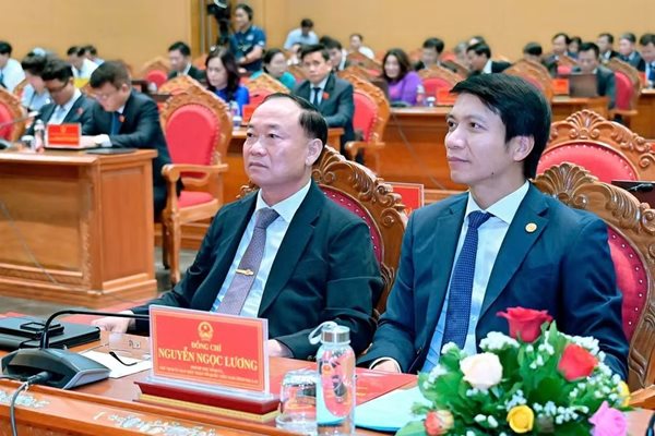 cac-dong-chi-lanh-dao-tinh-du-ky-hop.jpg