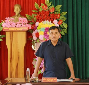 Bí thư Tỉnh ủy Hồ Văn Niên làm việc với hệ thống chính trị xã Kon Pne