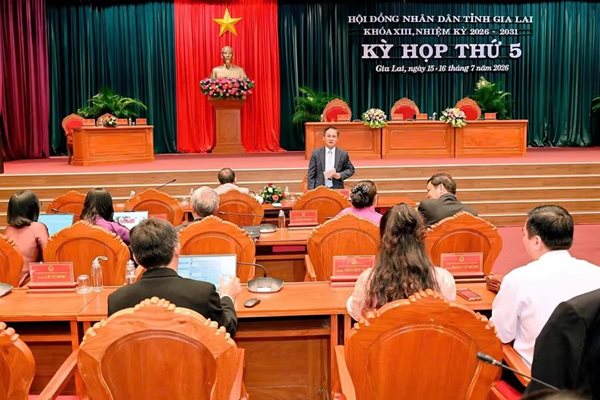 quang-canh-phien-thao-luan-tai-to-2.jpg