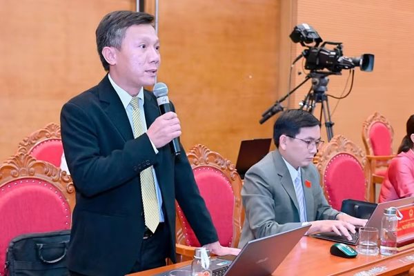 dai-bieu-chau-thanh-binh-tien-hanh-chat-van-giam-doc-so-khoa-hoc-va-cong-nghe-ve-thuc-trang-va-giai-phap-dau-tu-ha-tang-so.jpg