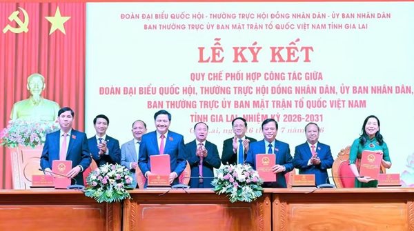 ky-ket-quy-che-phoi-hop-cong-tac-giua-doan-dbqh-thuong-truc-hdnd-ubnd-va-ban-thuong-truc-uy-ban-mttq-viet-nam-tinh-(1).jpg