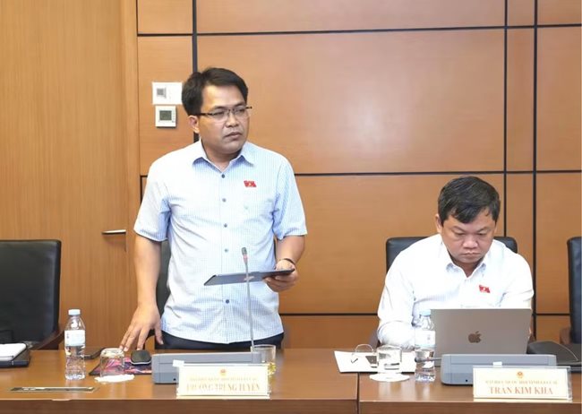 db-truong-trung-tuyen-cho-rang-nen-uu-tien-lua-chon-nhung-hoa-giai-vien-biet-tieng-dan-toc-am-hieu-phong-tuc-tap-quan-cua-cong-dong-thay-vi-chi-quy-dinh-chung-la-nguoi-dan-toc-thieu-s.jpg