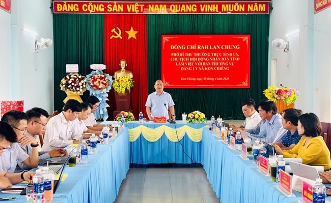 quang-canh-buoi-lam-viec-cua-dong-chi-pho-bi-thu-thuong-truc-tinh-uy-chu-tich-hdnd-tinh-voi-btv-dang-uy-xa-kon-chieng_11zon.jpg