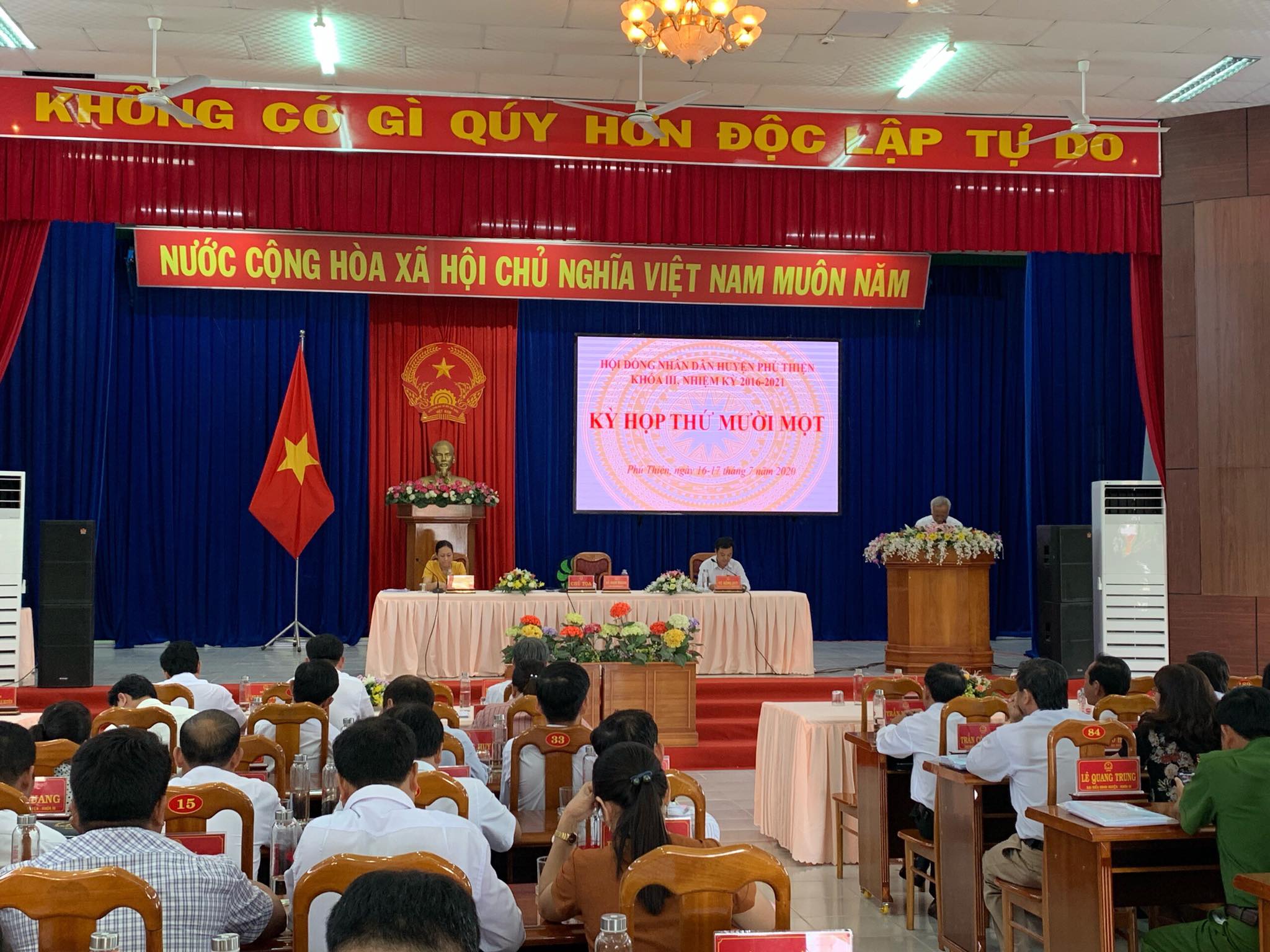 Article HĐND huyện Phú Thiện tổ chức kỳ họp thứ Mười Một - HĐND huyện khóa III, nhiệm kỳ 2016 - 2021